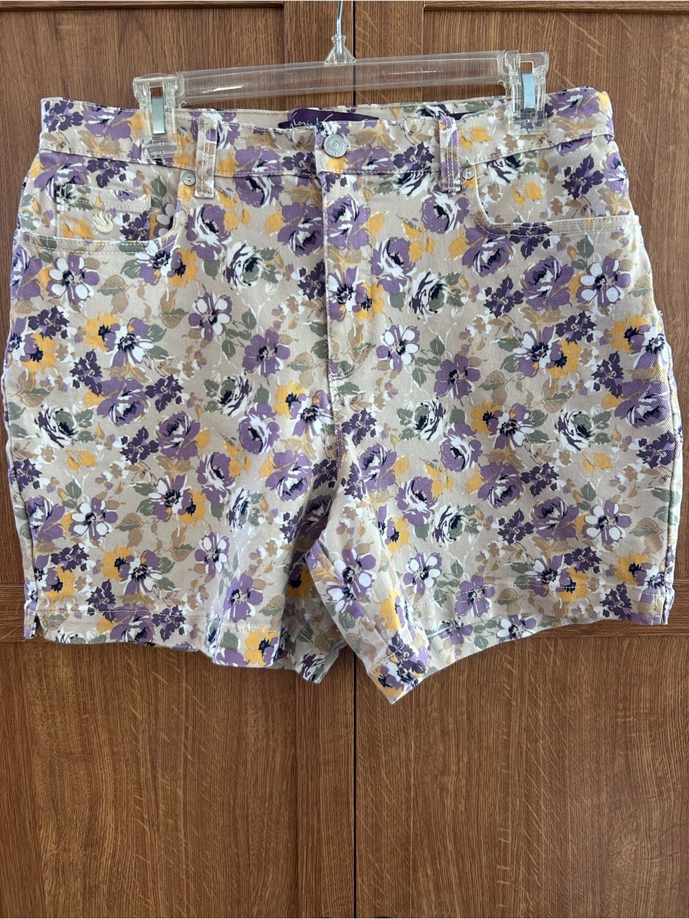 Gloria Vanderbilt Amanda Soft Touch Floral Shorts size 12